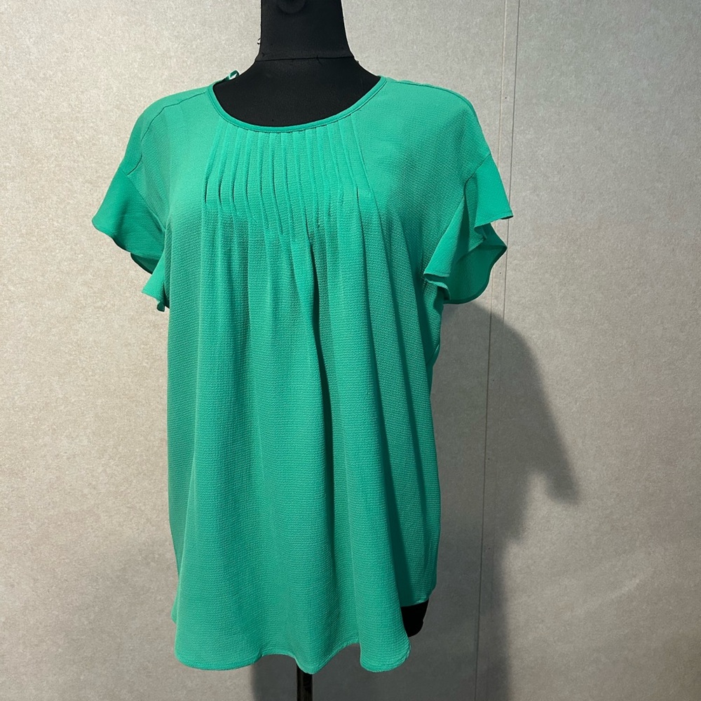 CeCe Green Flutter Sleeve Pleated Blouse L